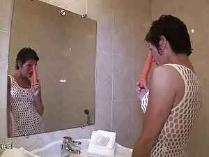 მიმზიდველი კომიკური  ...