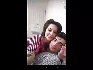 შავი, დიდ მკერდიანი